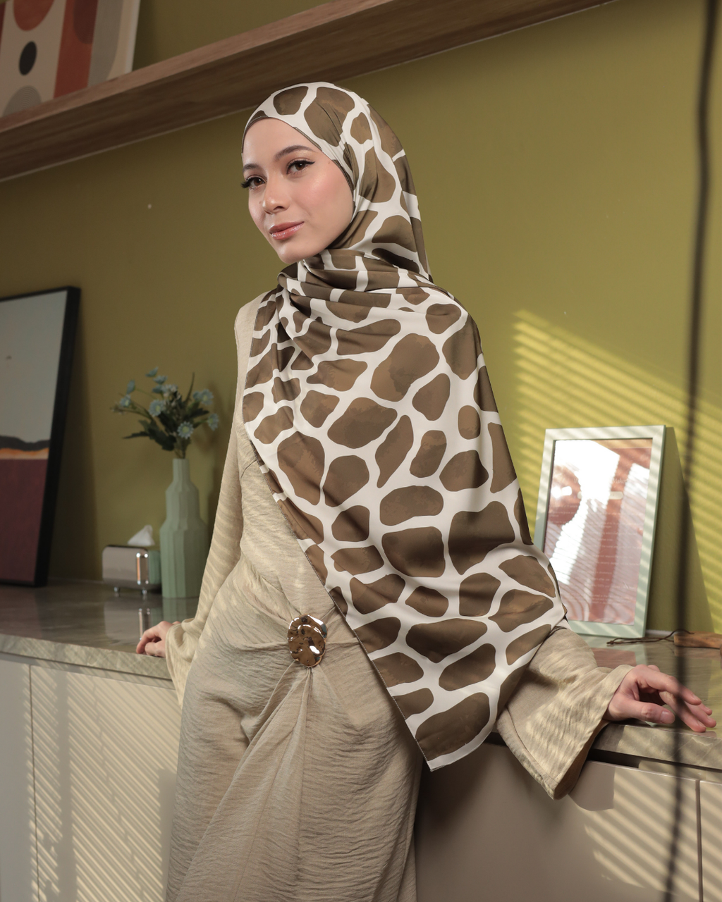 Terra Shawl in Brown