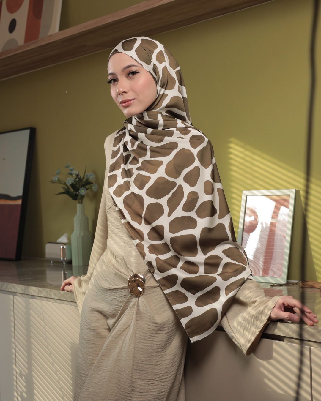 Terra Shawl in Brown