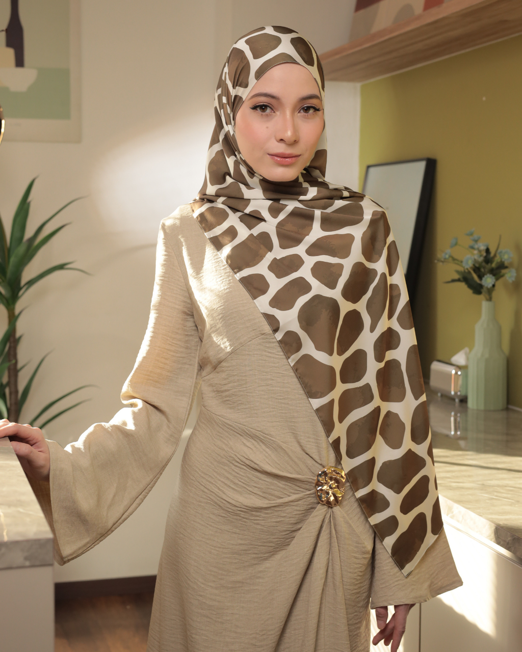 Terra Shawl in Brown